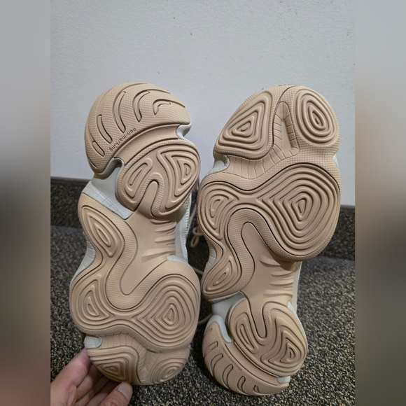 Yeezy 500 High Tactical Boot Sand - Picture 6 of 8